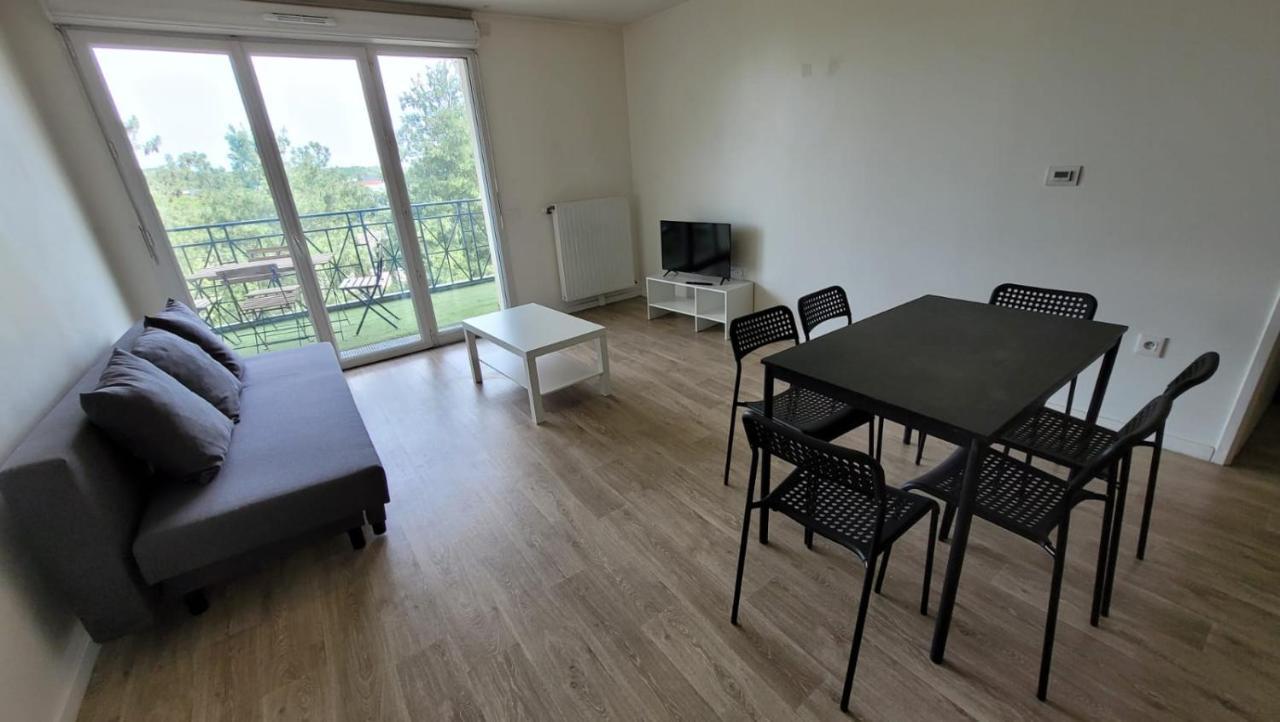 Apartment Flat For 6 Persons 10 Minutes From Cdg Airport *